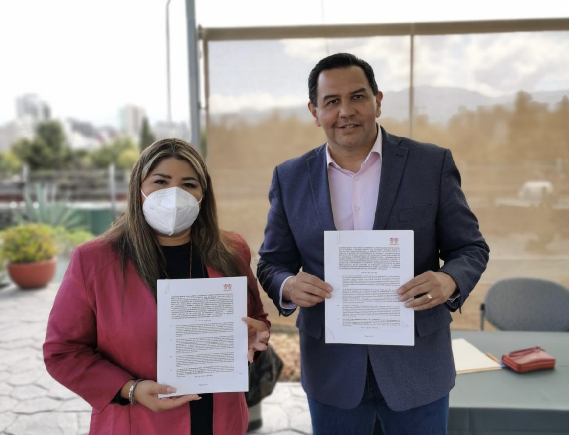 Firma Cruz Pérez Cuéllar convenio con Infonavit para acceder a ...
