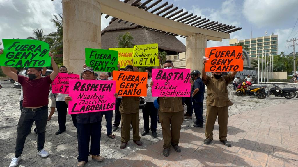 Manifestación de trabajadores de hotel en Cozumel - Centro Informativo